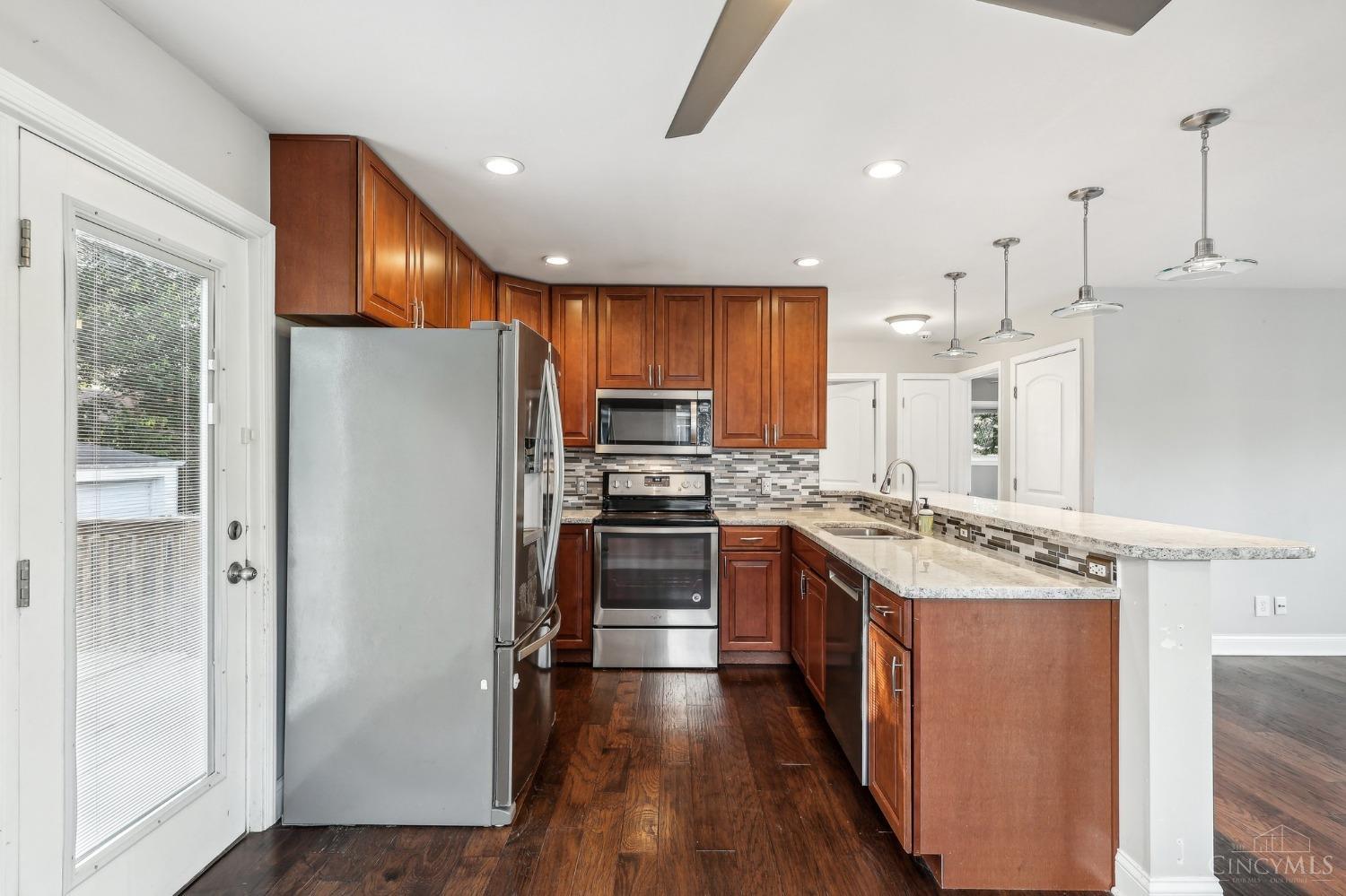 3935 Ebenezer Road Cincinnati, OH 45248 - Photo 8 of 29