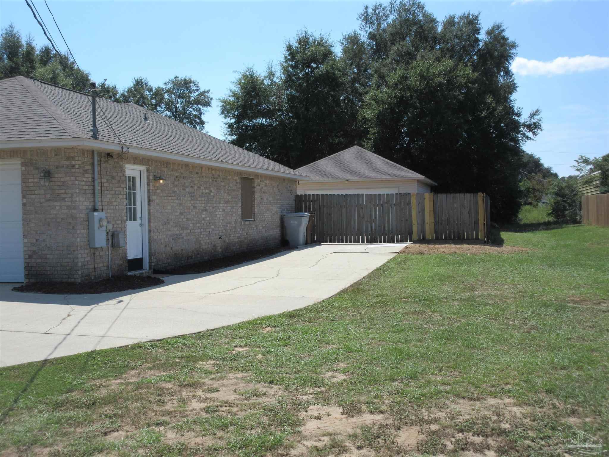 5369 Willard Norris Road Milton, FL 32570 - Photo 3 of 48