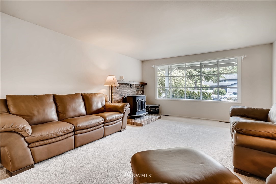 12110 Northeast 161st Street Bothell, WA 98011 - Photo 14 of 25 Gallery Image 14