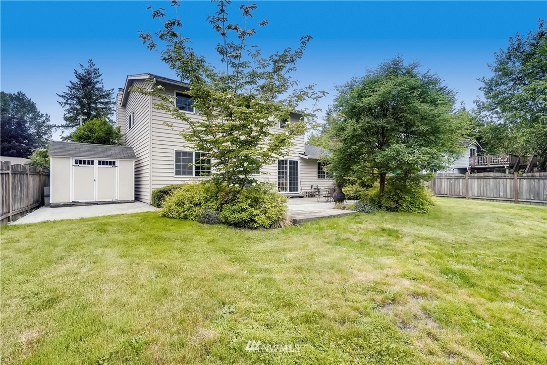 12110 Northeast 161st Street Bothell, WA 98011 - Photo 4 of 25 Gallery Image 4