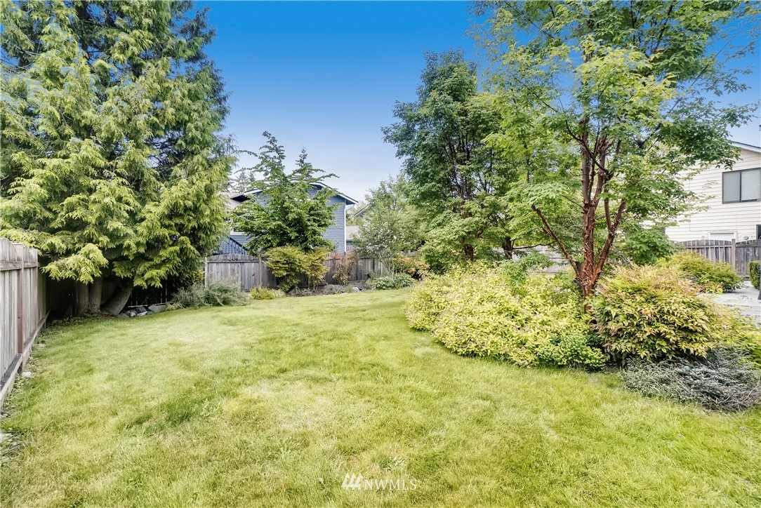 12110 Northeast 161st Street Bothell, WA 98011 - Photo 7 of 25 Gallery Image 7