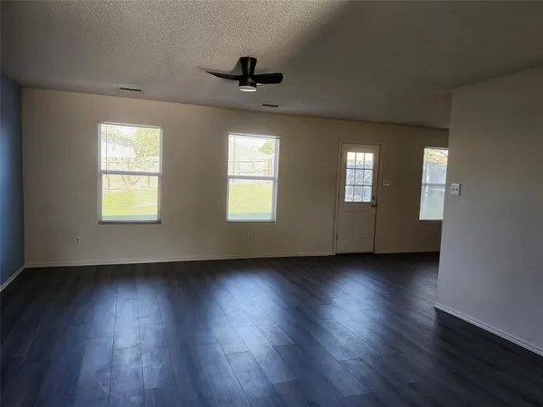 $2,100 | 5100 Waterford Drive, Fort Worth, TX 76179