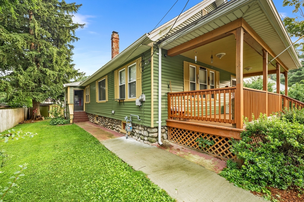 7 Spofford Road Worcester, MA 01607 - Photo 3 of 27 Gallery Image 3
