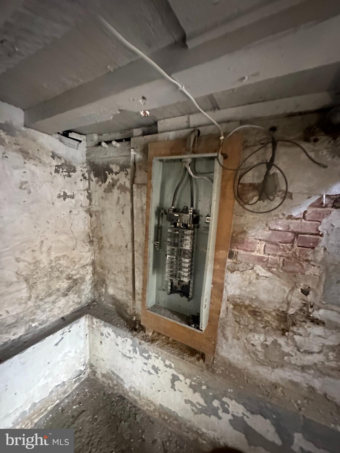 18 Pearl Street Penns Grove, NJ 08069 - Photo 13 of 15 a view of a garage