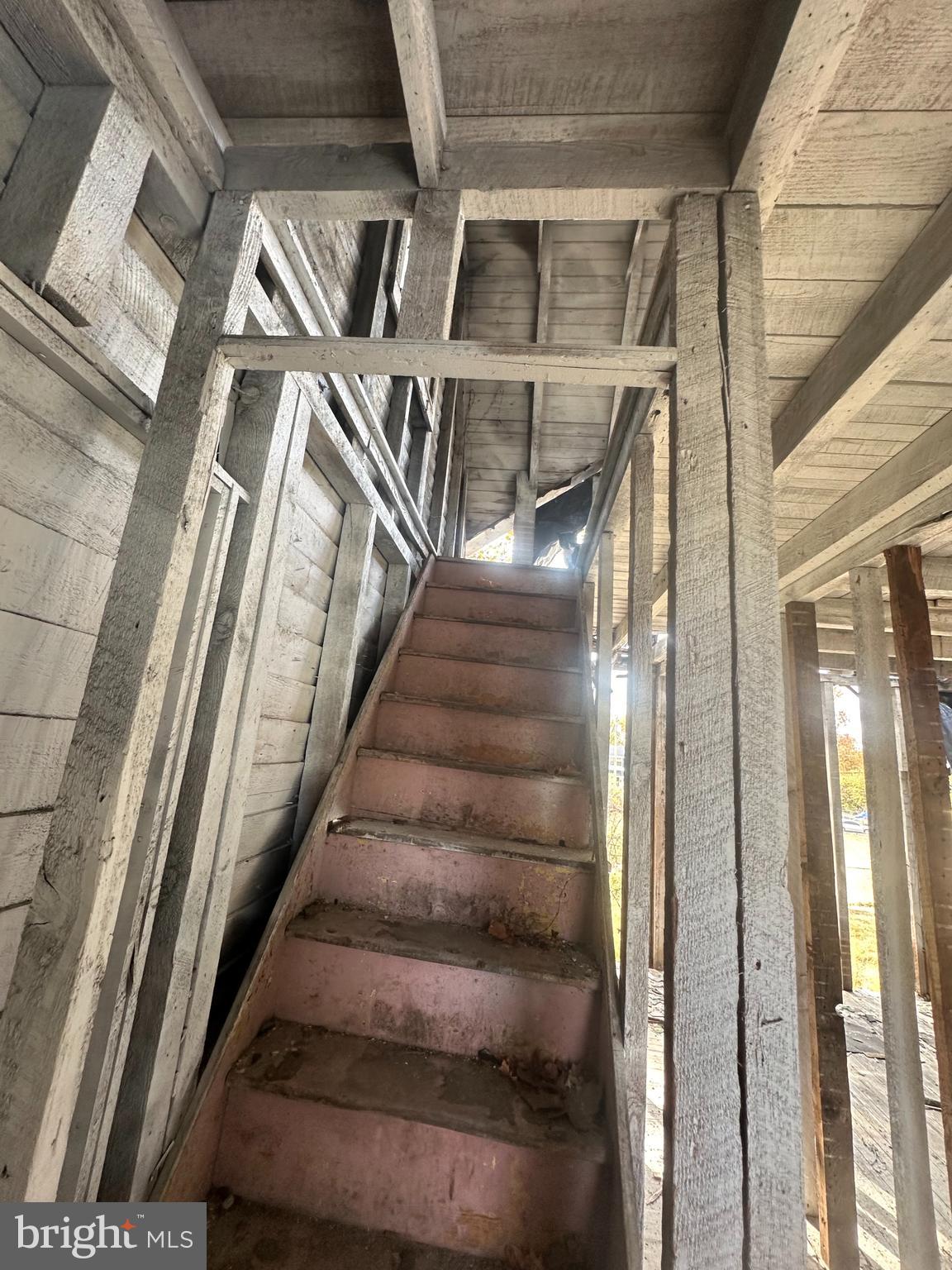 18 Pearl Street Penns Grove, NJ 08069 - Photo 9 of 15 a view of entryway