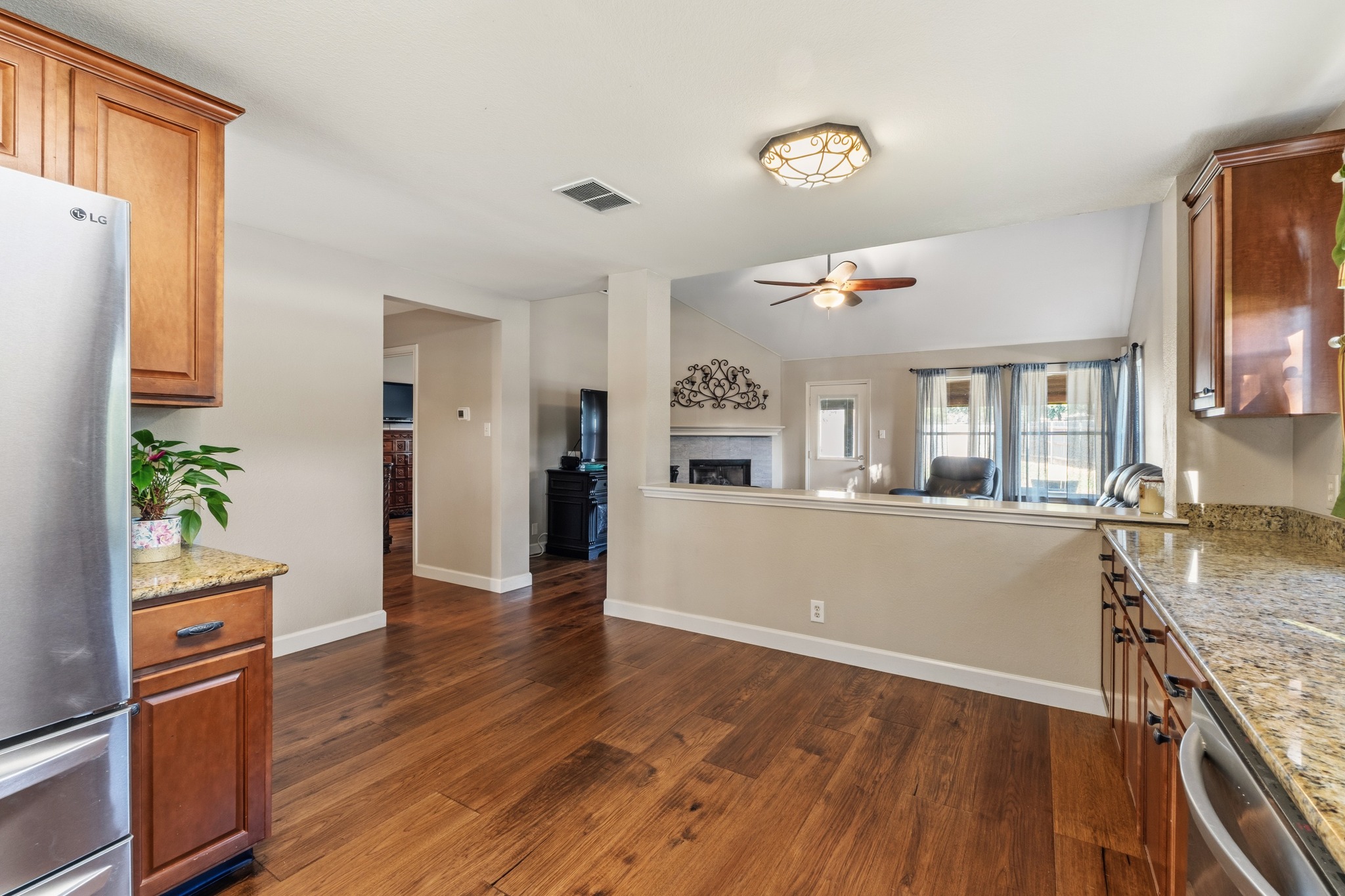 15918 Two Rivers Cove Austin, TX 78717 - Photo 11 of 40 Gallery Image 11