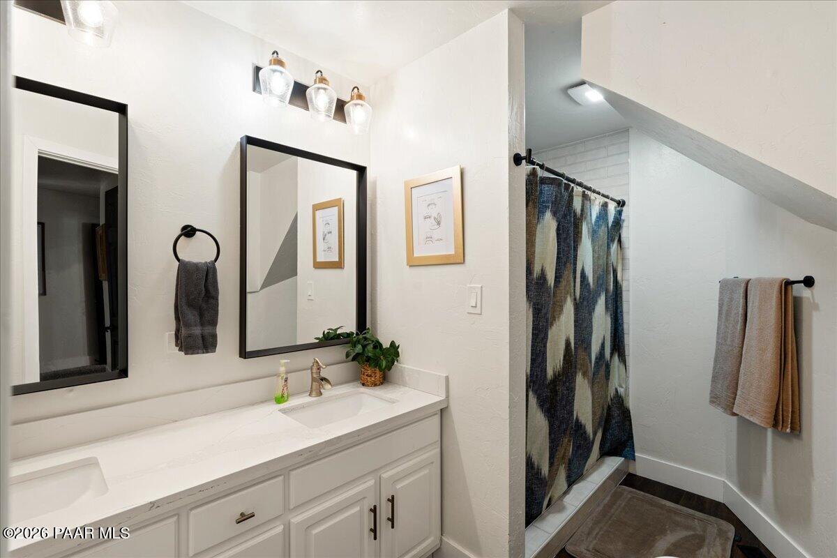5979 Dearing Road Prescott, AZ 86305 - Photo 13 of 41 28-Primary Bathroom