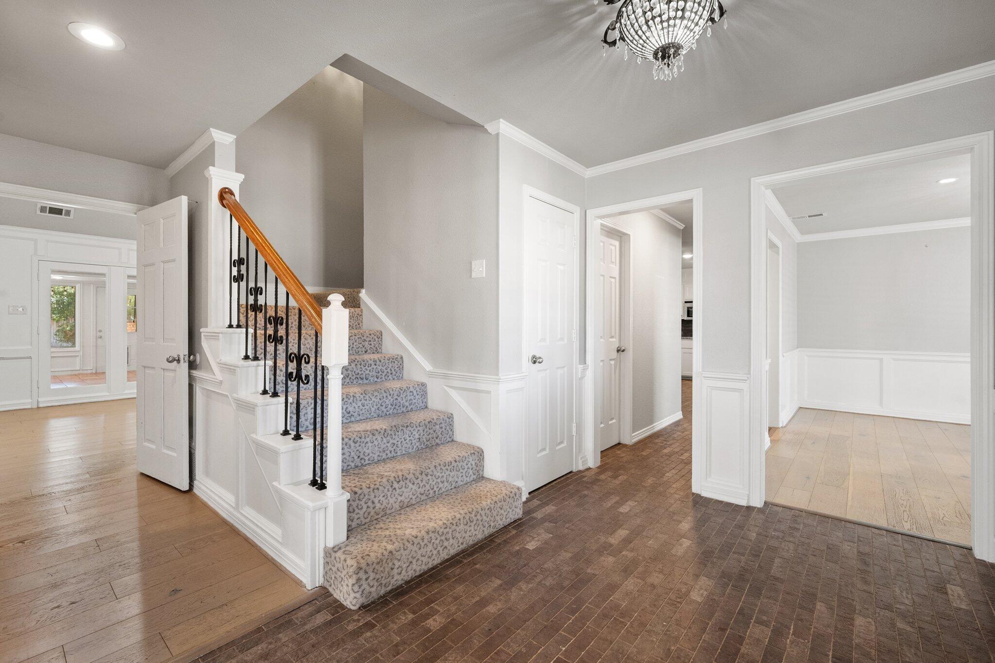 5101 2nd Street Lubbock, TX 79416 - Photo 3 of 41 Entry Stairs