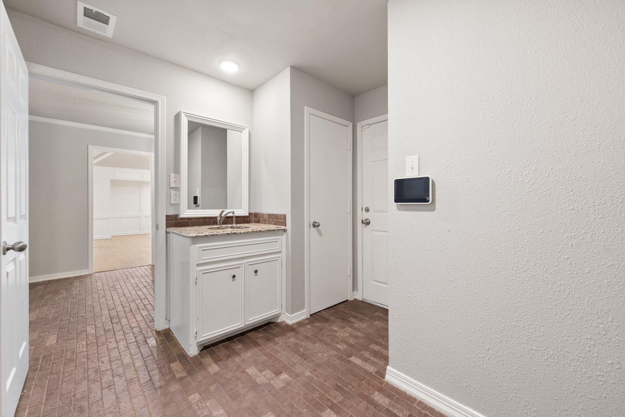 5101 2nd Street Lubbock, TX 79416 - Photo 31 of 41 Laundry Room 1