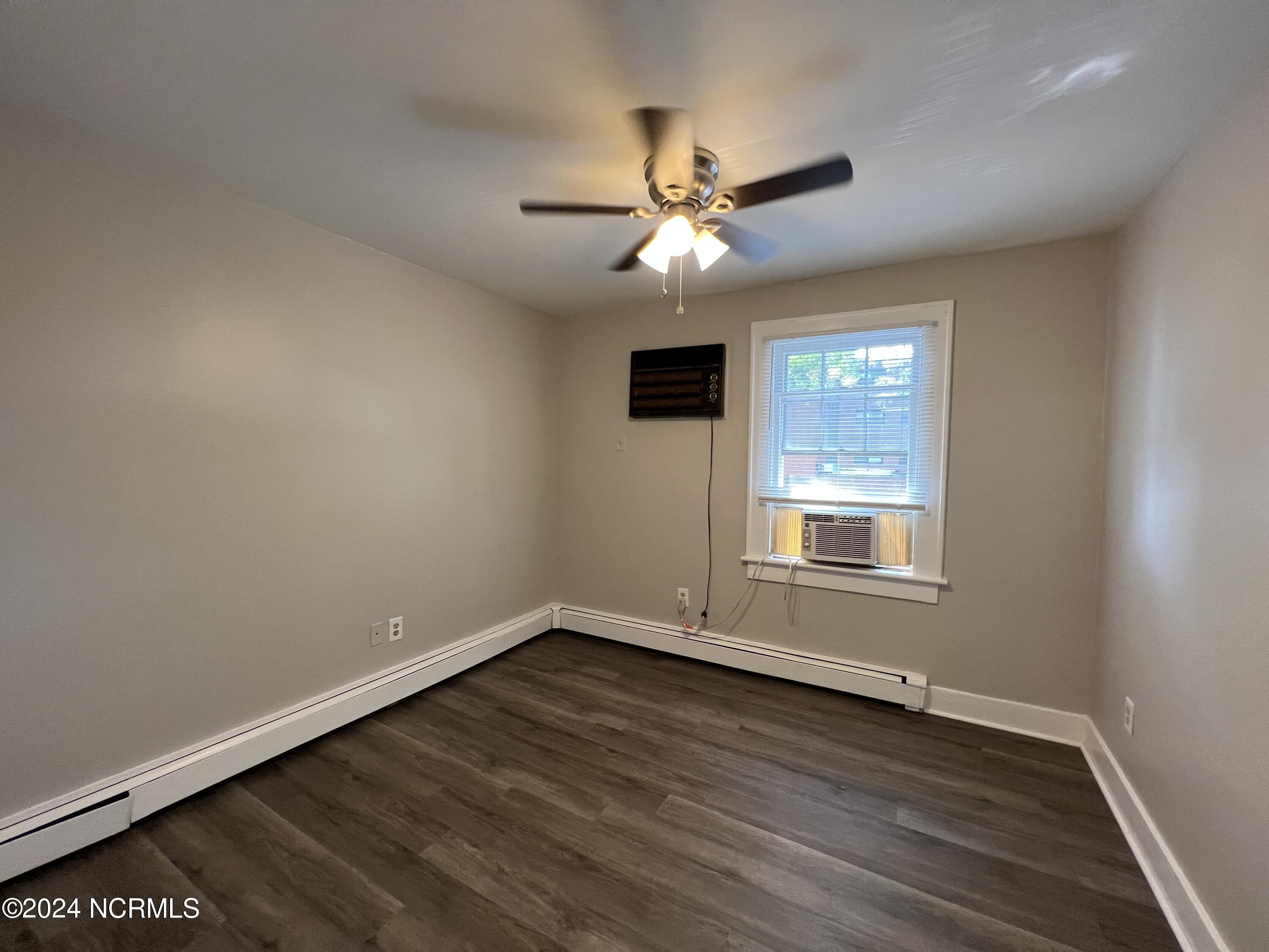 1221 Riverside Avenue, Unit 2D Elizabeth City, NC 27909 - Photo 4 of 6 IMG_0088