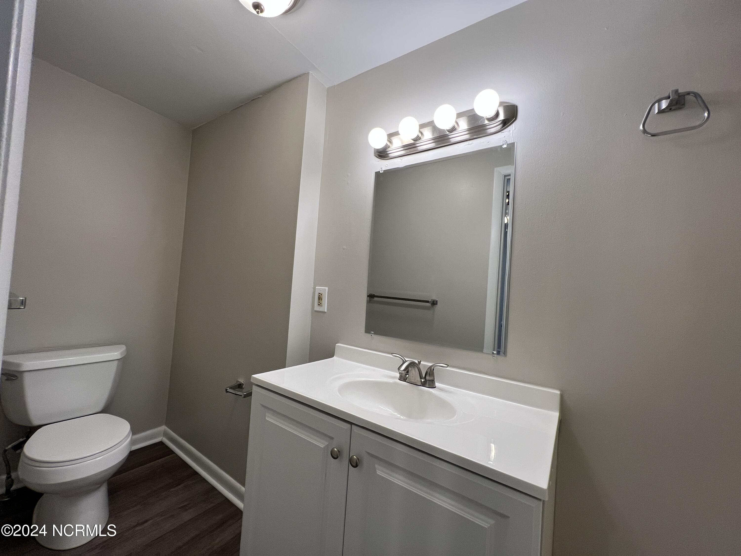 1221 Riverside Avenue, Unit 2D Elizabeth City, NC 27909 - Photo 6 of 6 IMG_0089