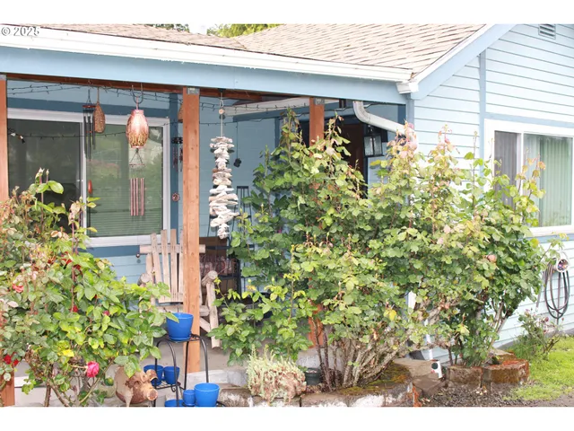 $398,000 | 1783 View Street, Myrtle Point, OR 97458