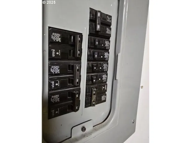 $398,000 | 1783 View Street, Myrtle Point, OR 97458