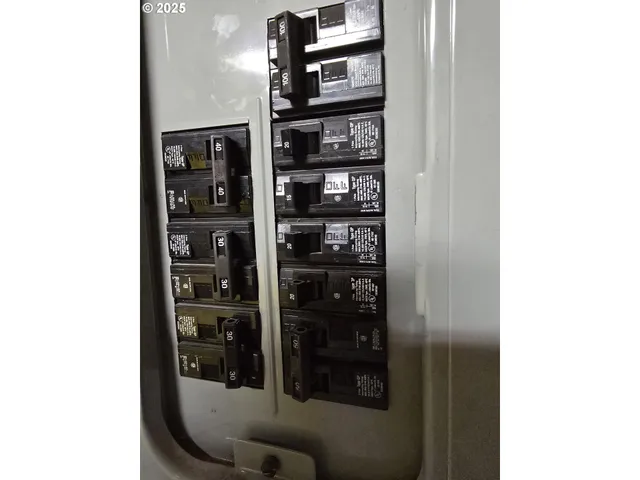 $398,000 | 1783 View Street, Myrtle Point, OR 97458