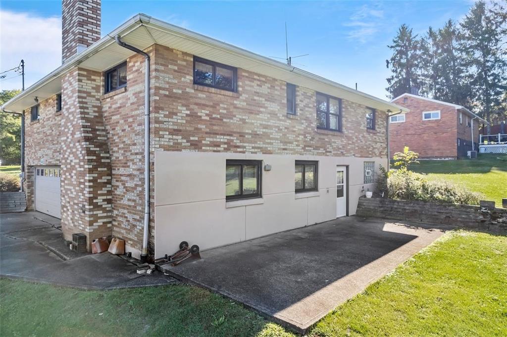 4301 Battle Ridge Road McDonald, PA 15057 - Photo 4 of 25 Gallery Image 4