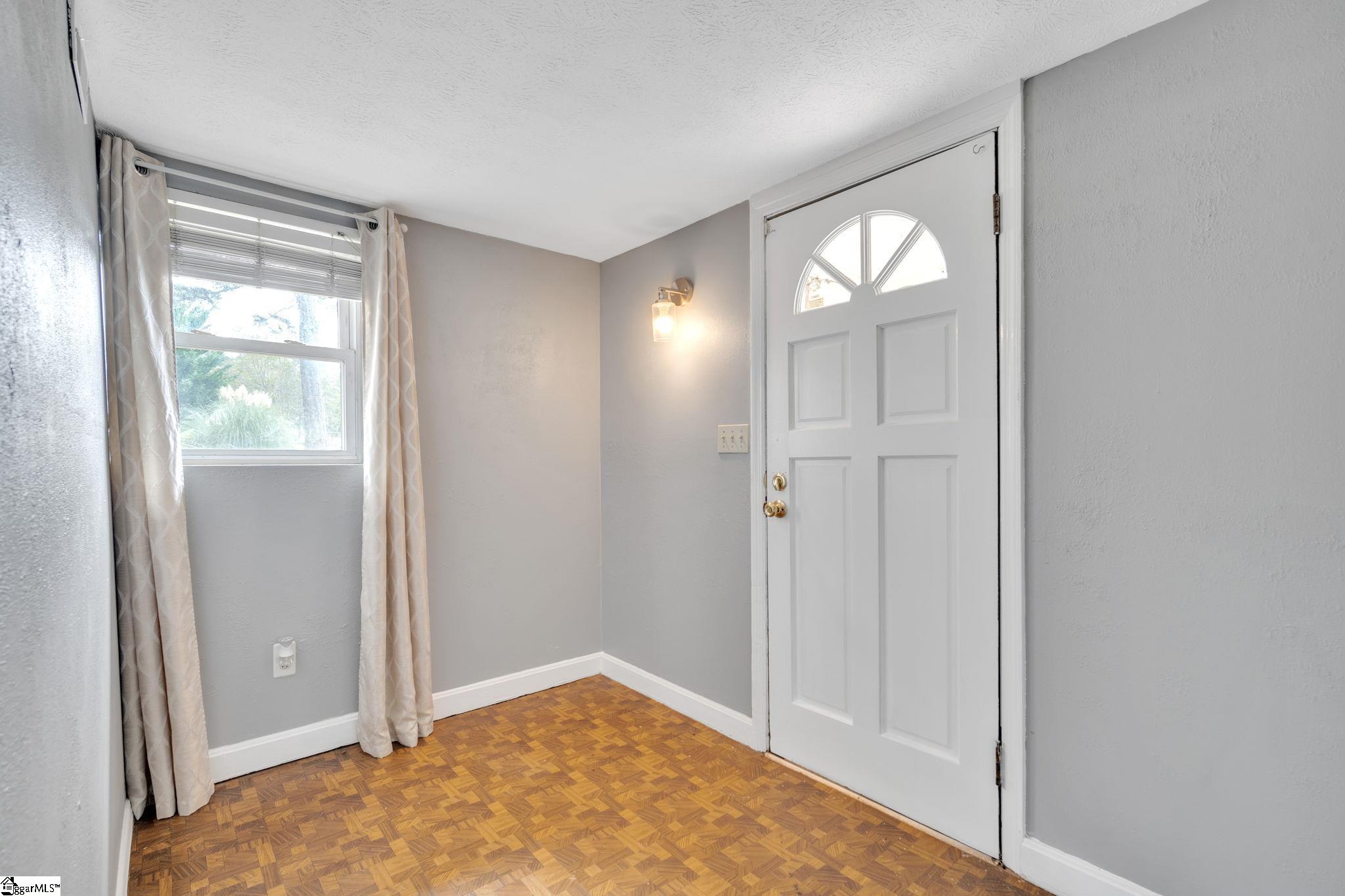 1127 Farrs Bridge Road Greenville, SC 29611 - Photo 13 of 26 Gallery Image 13