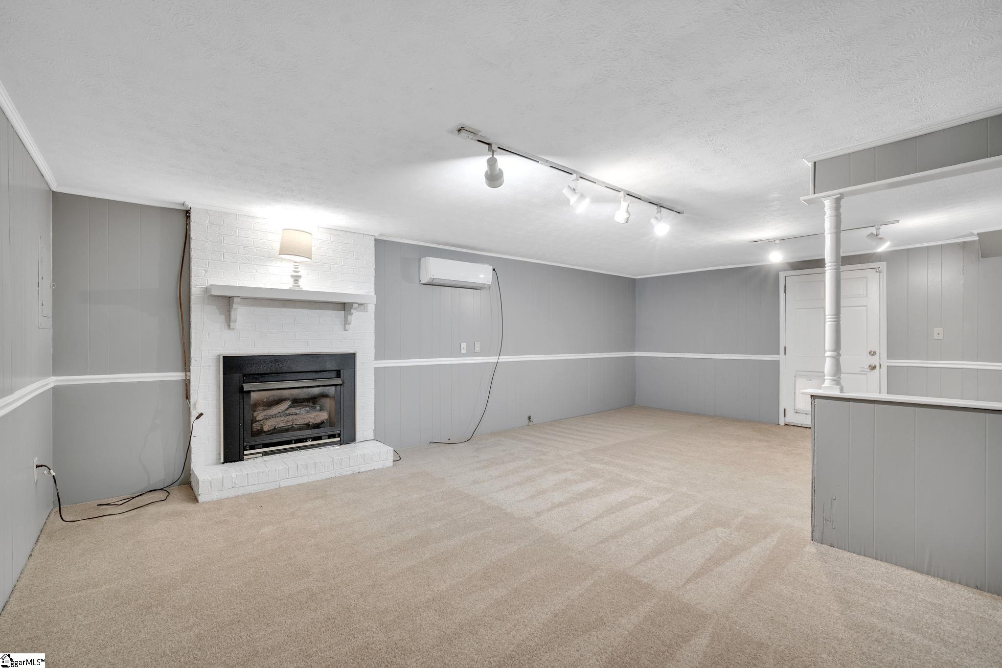 1127 Farrs Bridge Road Greenville, SC 29611 - Photo 15 of 26 Gallery Image 15