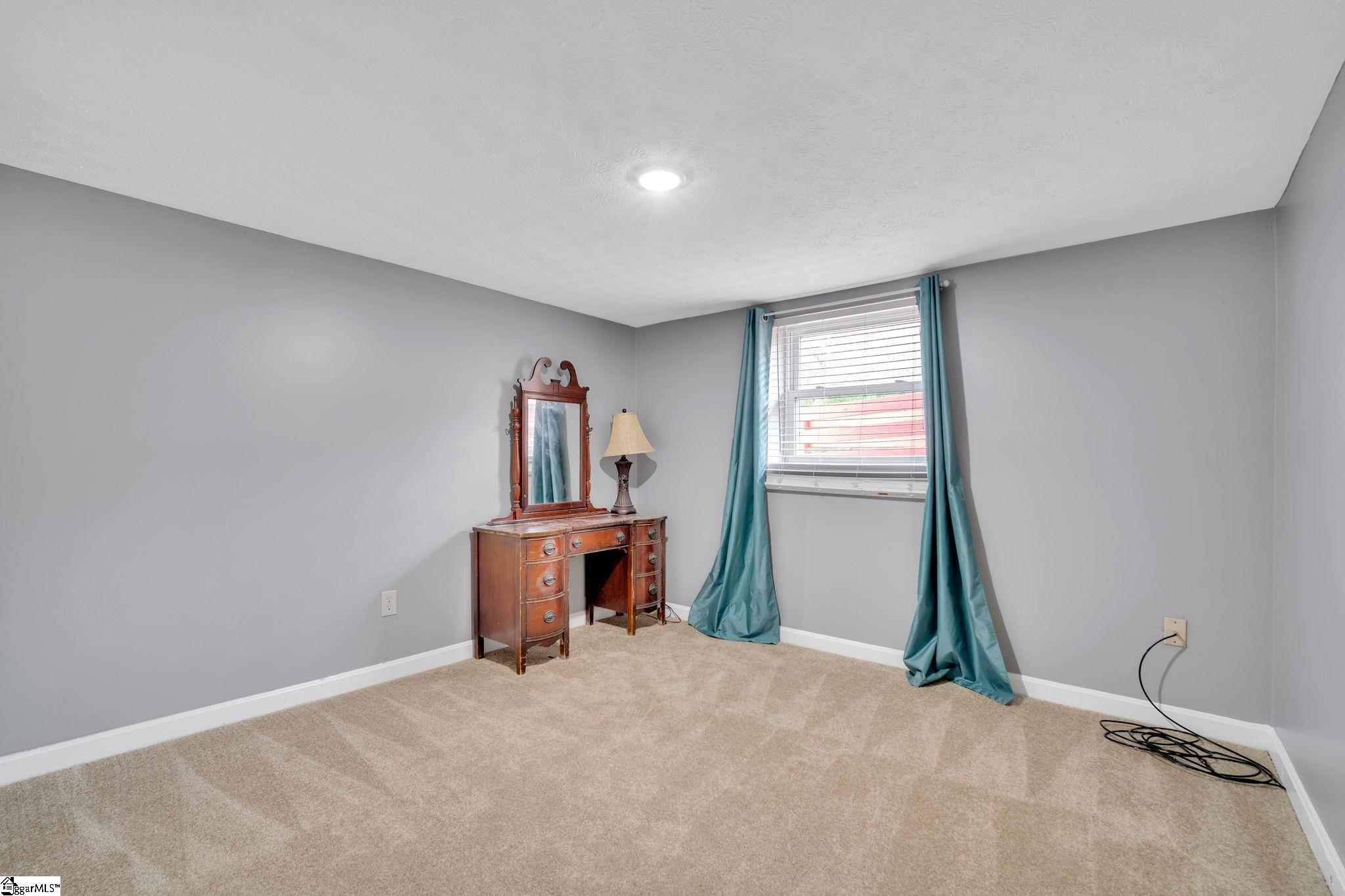 1127 Farrs Bridge Road Greenville, SC 29611 - Photo 20 of 26 Gallery Image 20