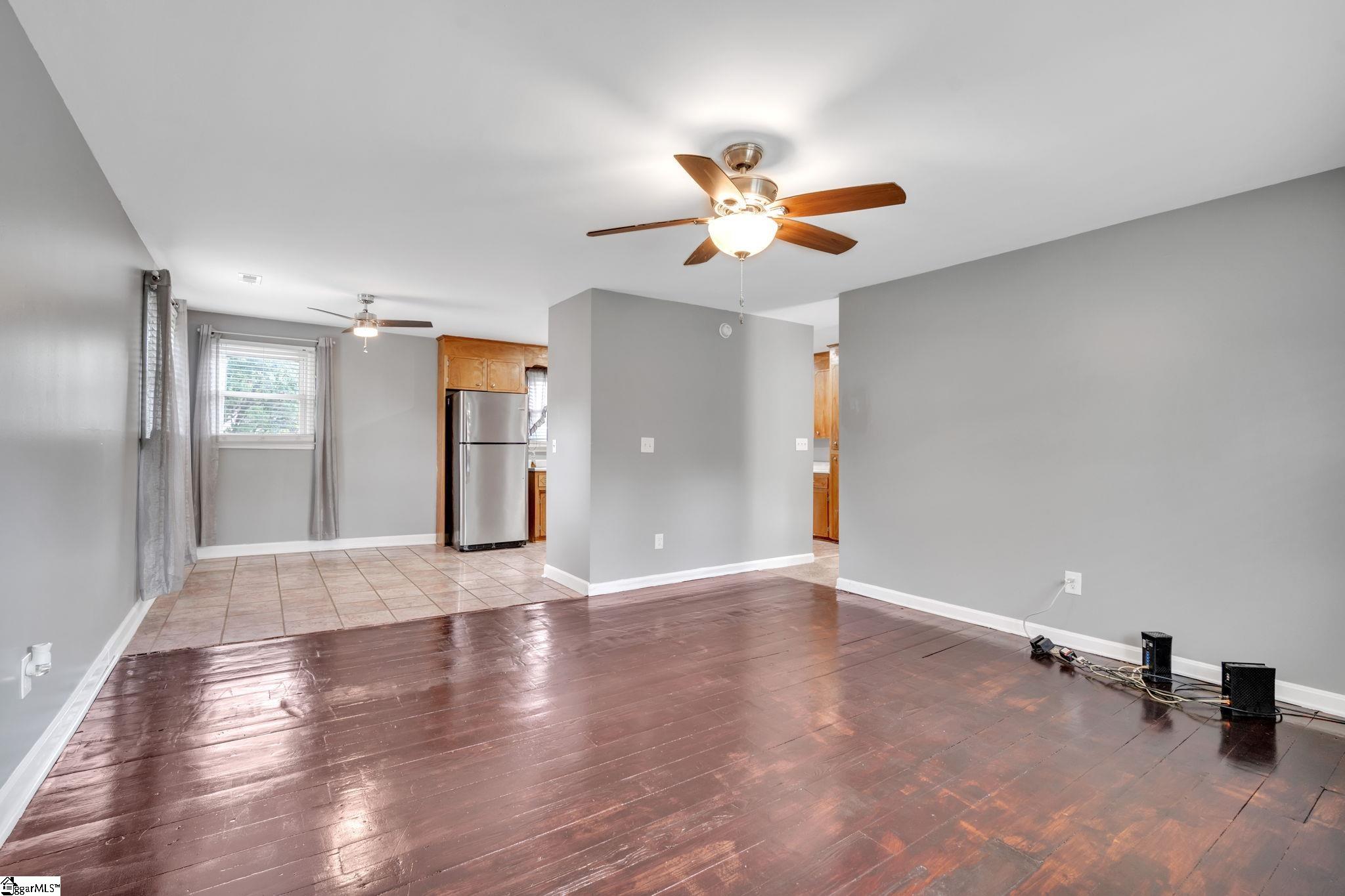 1127 Farrs Bridge Road Greenville, SC 29611 - Photo 2 of 26 Gallery Image 2