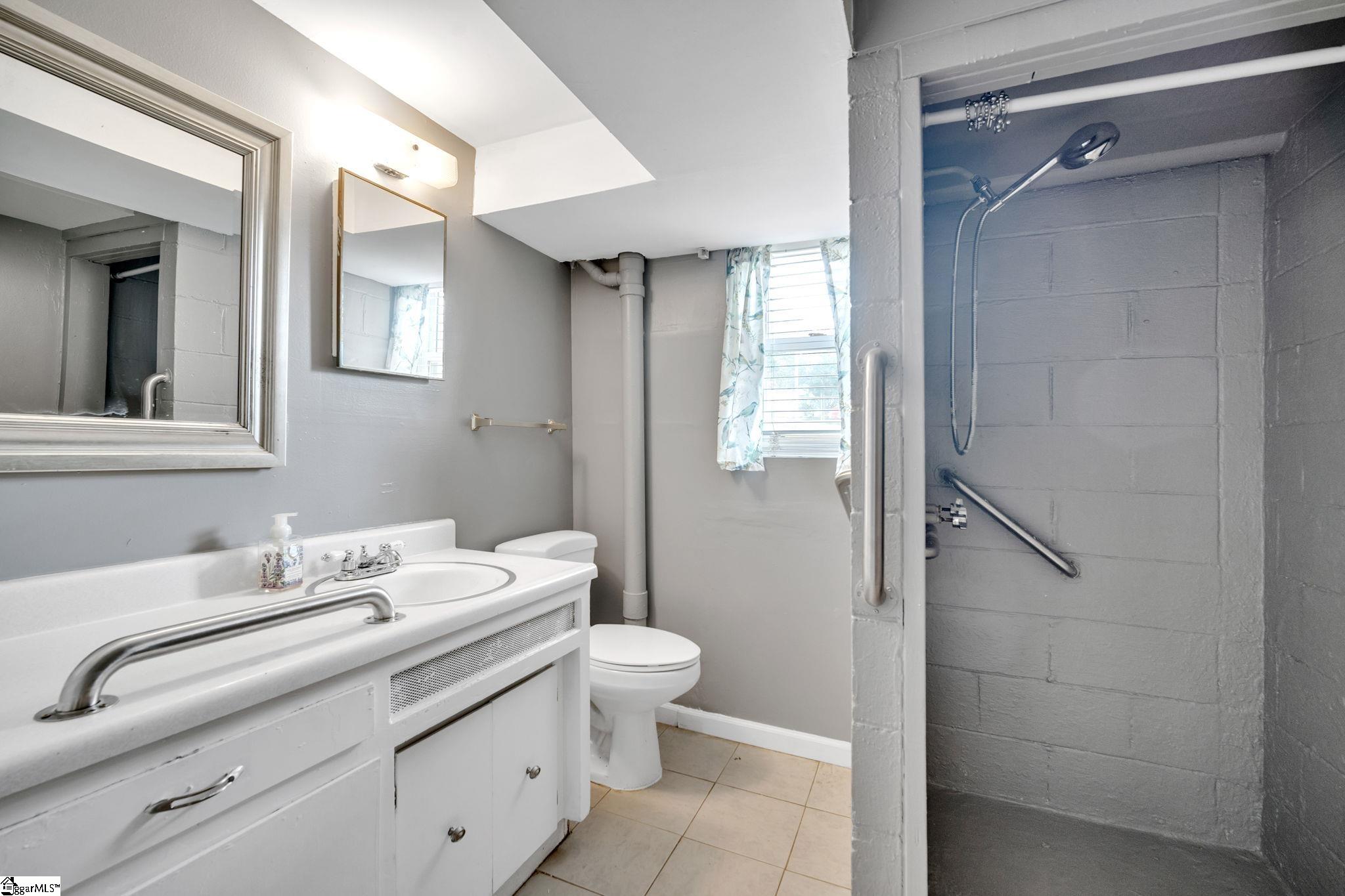 1127 Farrs Bridge Road Greenville, SC 29611 - Photo 21 of 26 Gallery Image 21