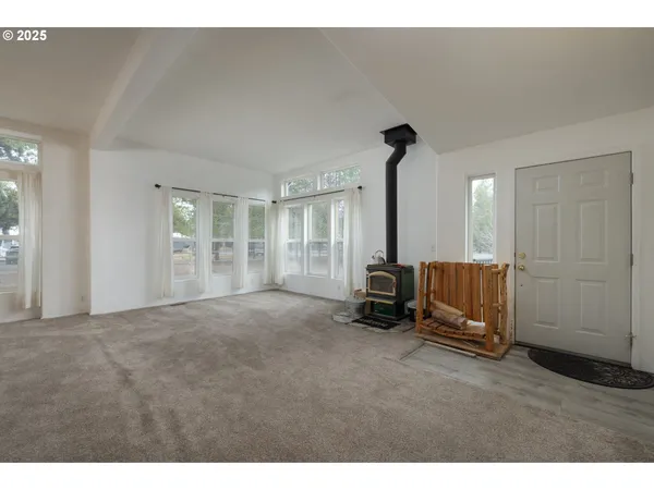 a view of a livingroom with furniture