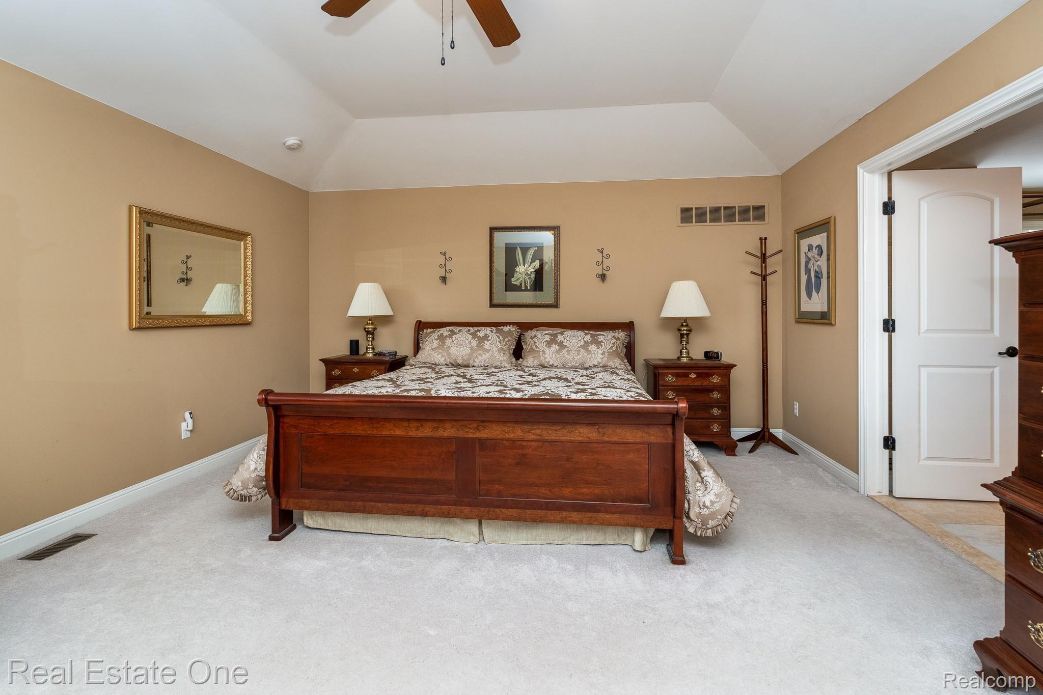 1577 Serene Court Rochester, MI 48306 - Photo 27 of 38 Master bedroom suite