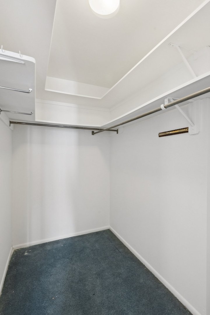 6007 North Sheridan Road, Unit 27B Chicago, IL 60660 - Photo 21 of 26