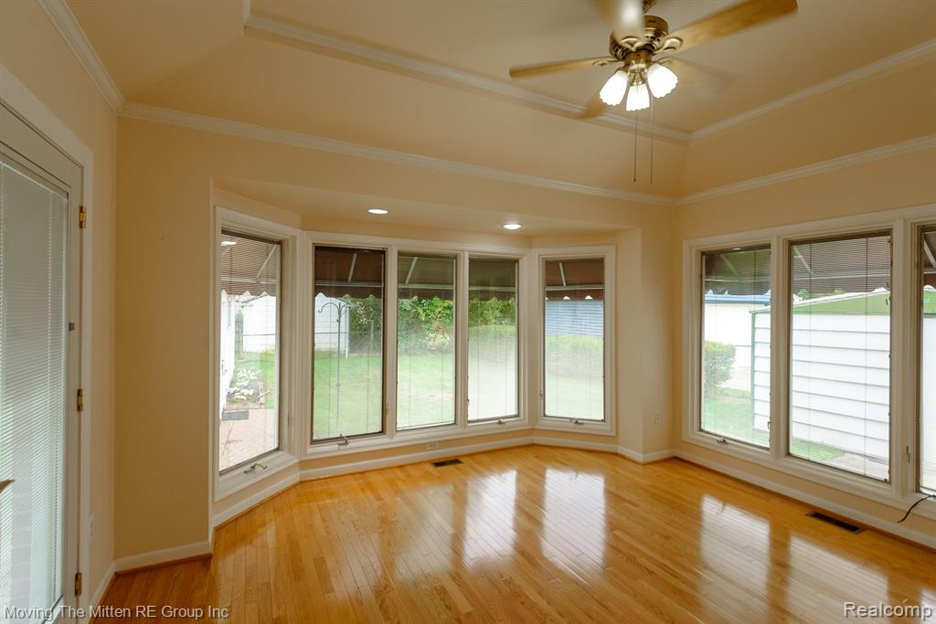 9668 Farmington Road Livonia, MI 48150 - Photo 9 of 39 Gallery Image 9