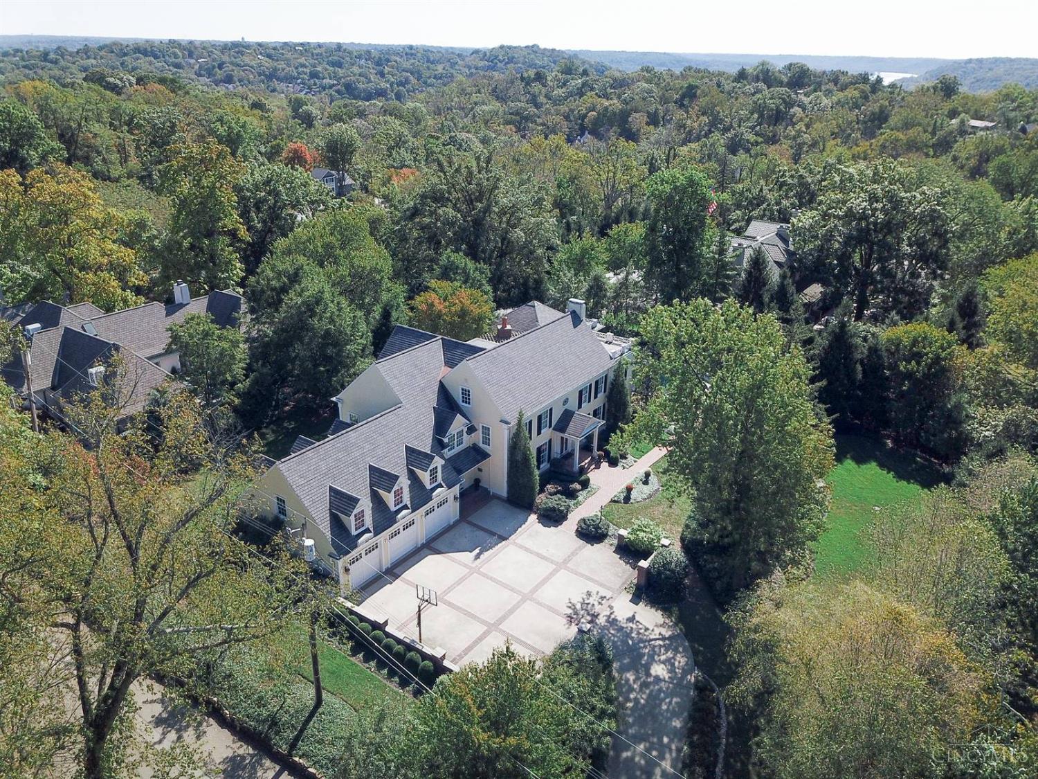 2727 Walsh Road Cincinnati, OH 45208 - Photo 3 of 21 Gallery Image 3