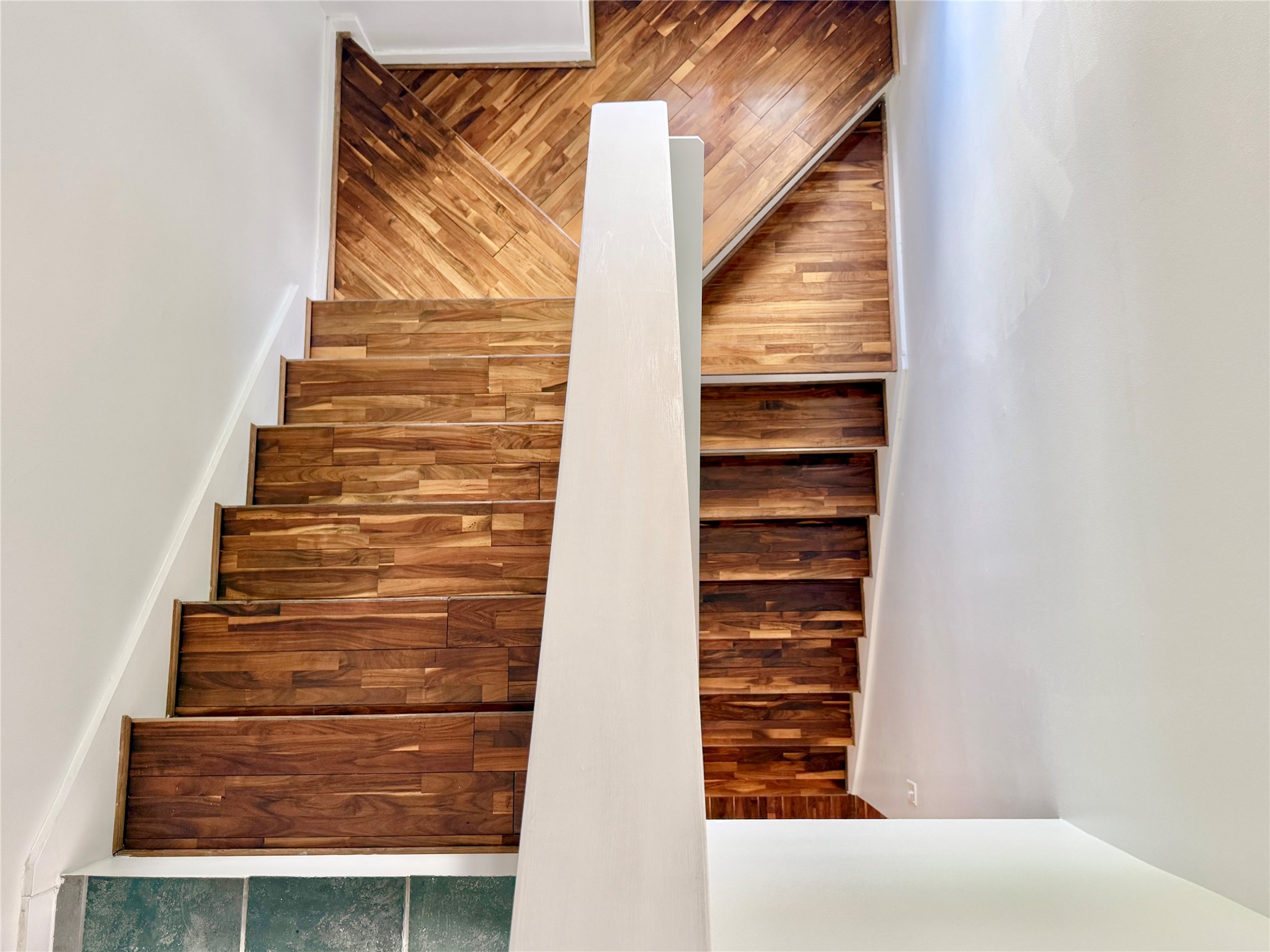 608 West Drew Street, Unit B Houston, TX 77006 - Photo 22 of 42 a view of entryway with stairs
