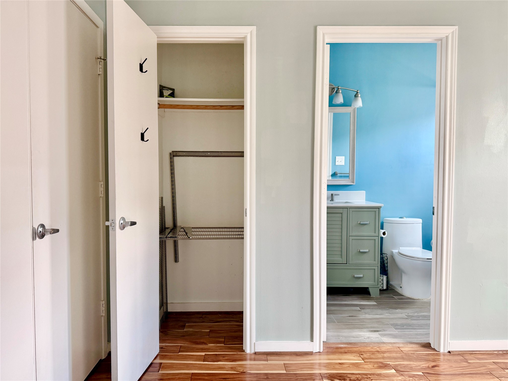 608 West Drew Street, Unit B Houston, TX 77006 - Photo 26 of 42 a view of bathroom