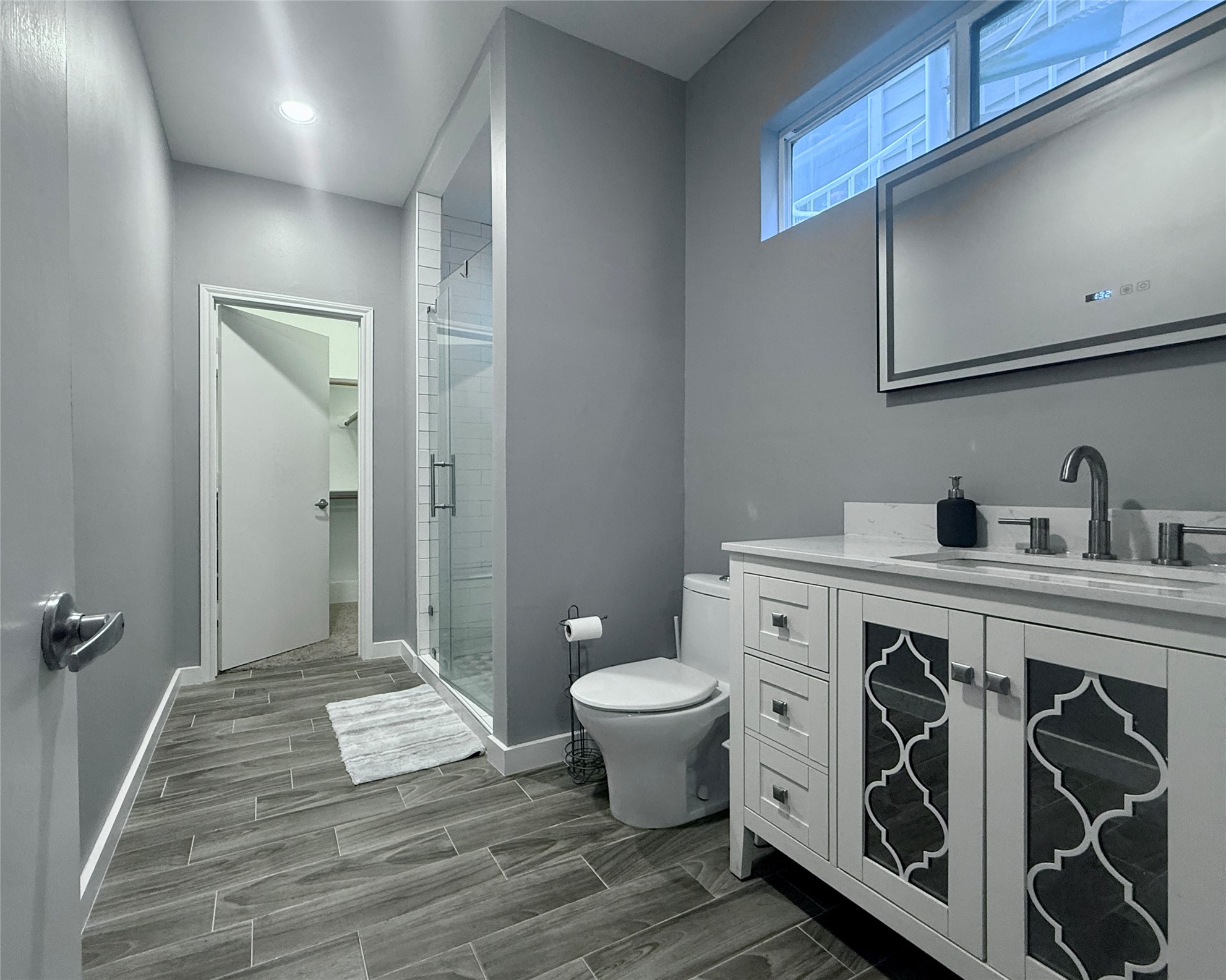 608 West Drew Street, Unit B Houston, TX 77006 - Photo 4 of 42 a view of bathroom with a sink toilet and shower