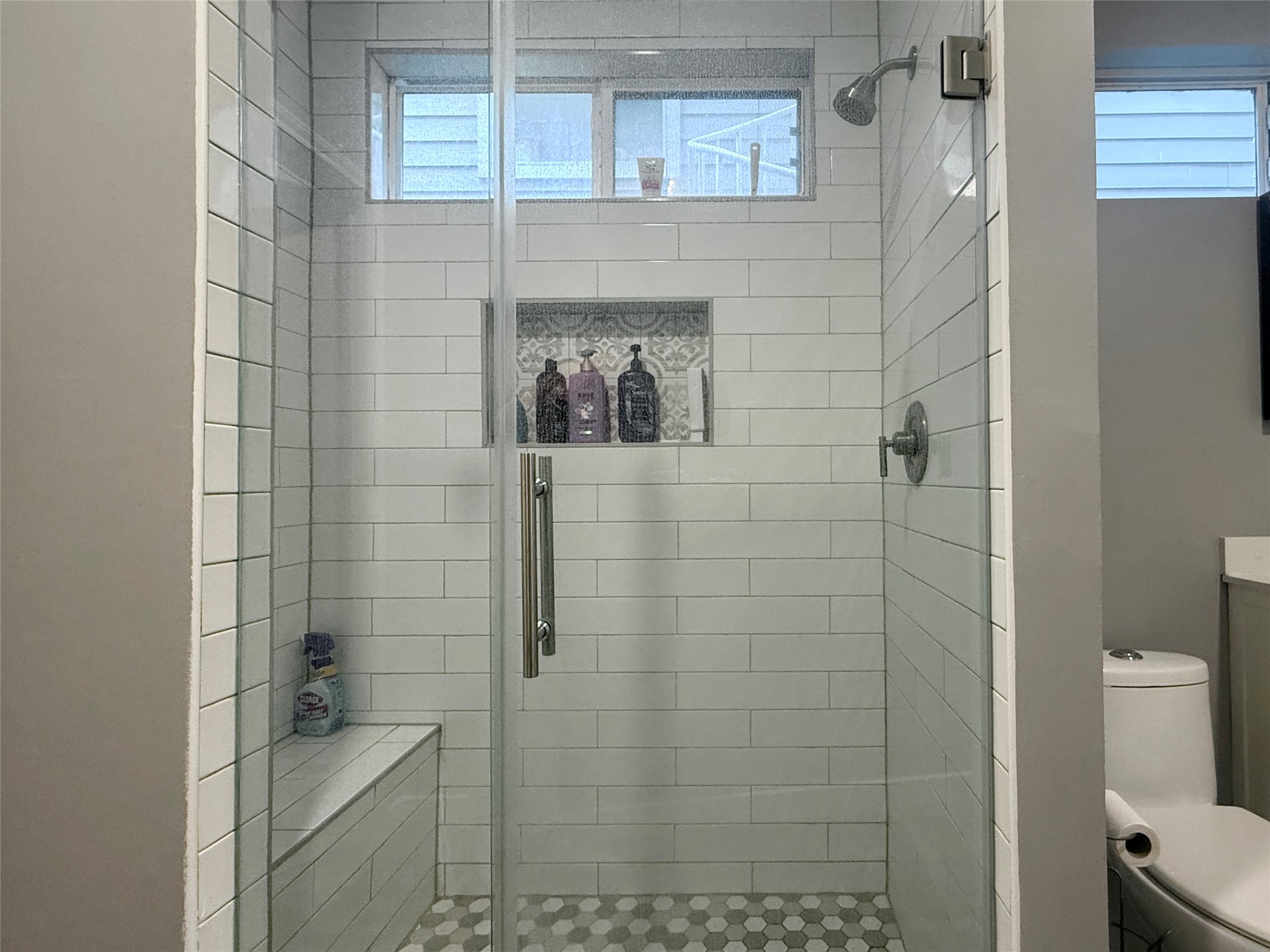 608 West Drew Street, Unit B Houston, TX 77006 - Photo 5 of 42 a bathroom with a shower