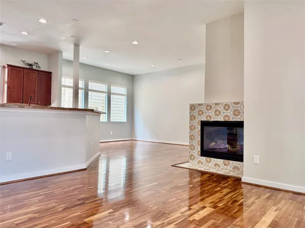 $3,200 | 608 West Drew Street, Unit B, Houston, TX 77006