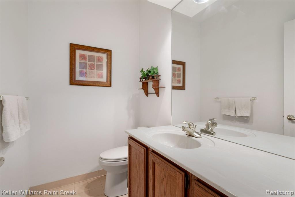1704 Devonwood Drive Rochester Hills, MI 48306 - Photo 18 of 38