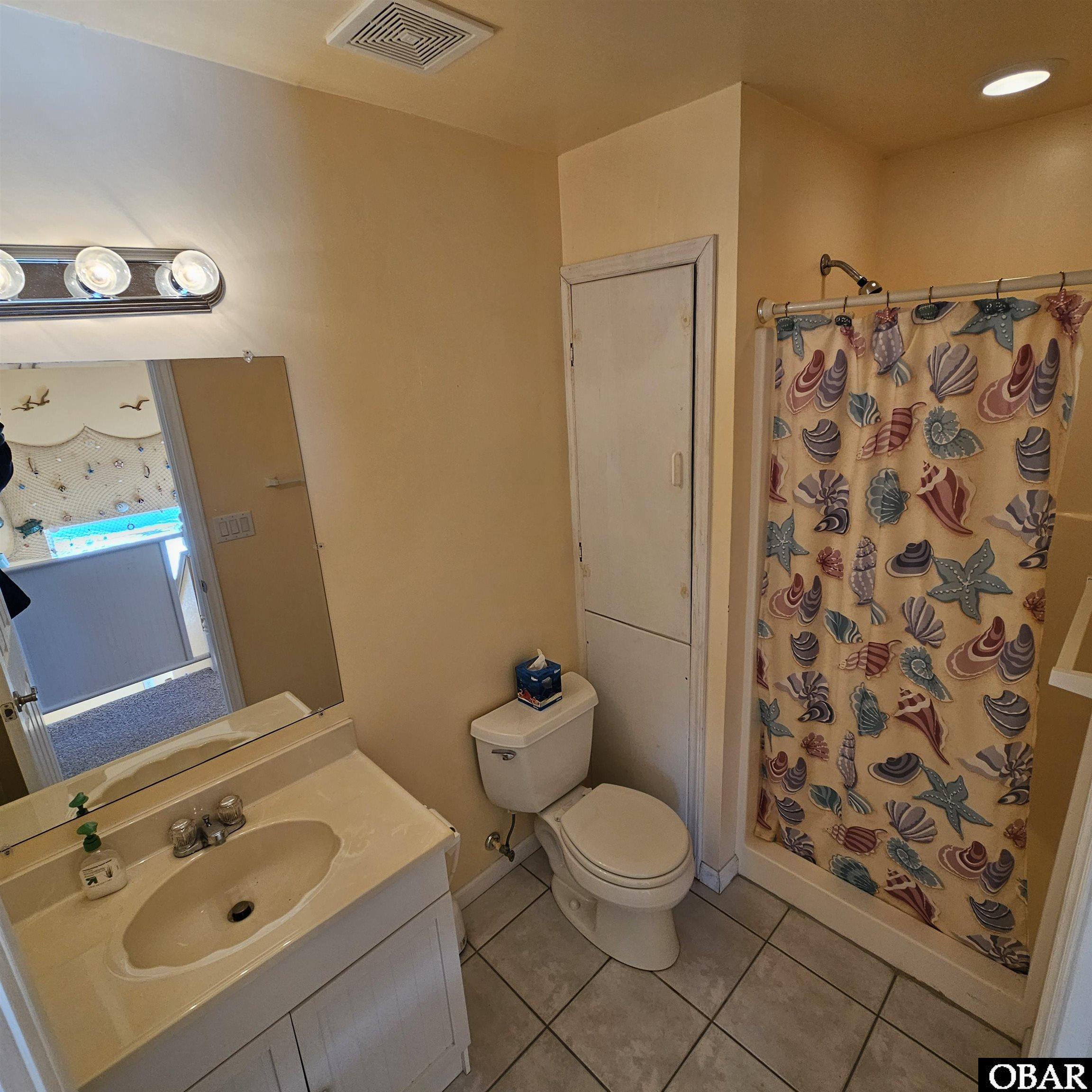 527 Swan Road Corolla, NC 27927 - Photo 19 of 50 upper level full bath