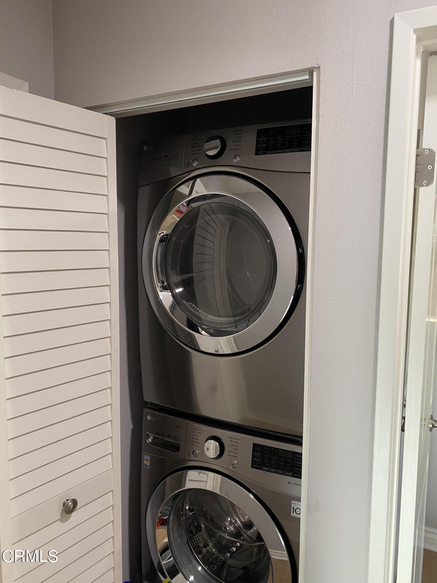 9908 Cheyenne Circle Ventura, CA 93004 - Photo 15 of 19 a utility room with dryer and washer
