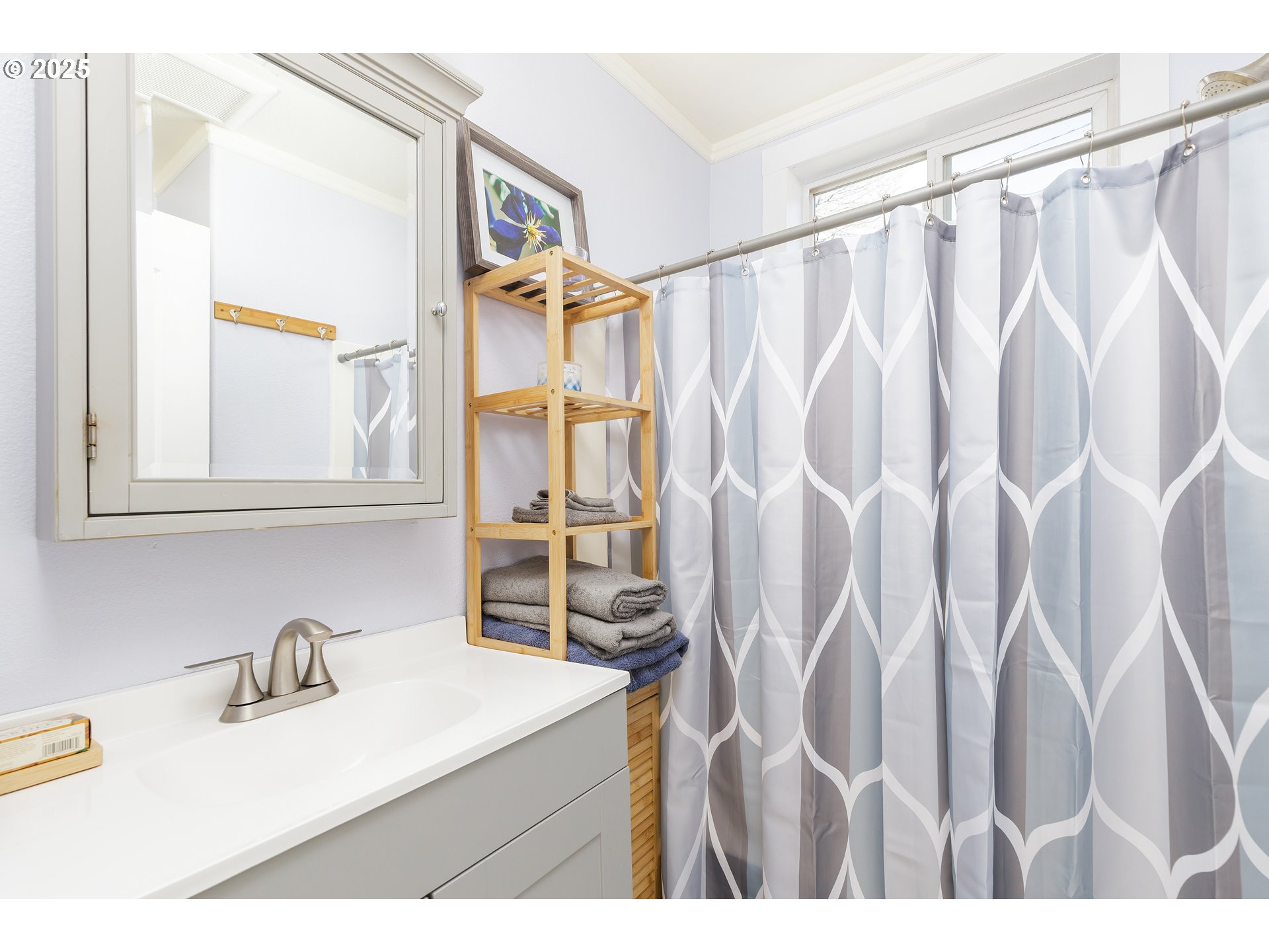 2913 Northeast Killingsworth Street Portland, OR 97211 - Photo 16 of 36 Bathroom