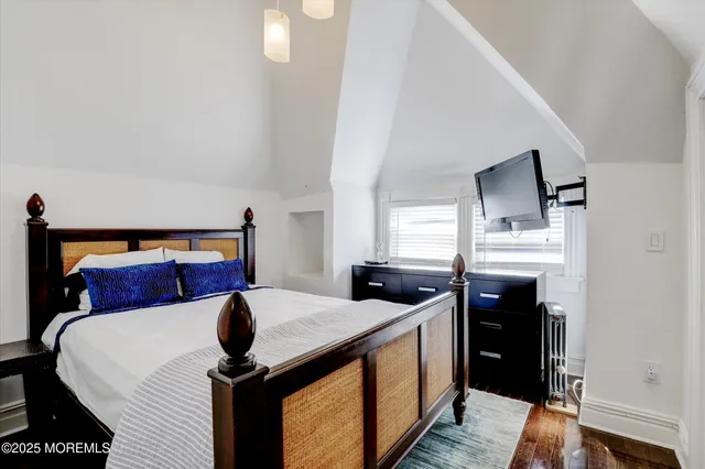 a view of a backyard with pathway