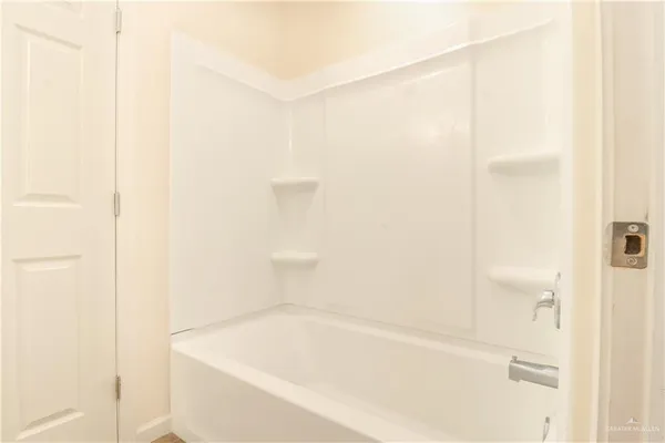 $2,700 | 2101 Providence Avenue, McAllen, TX 78504