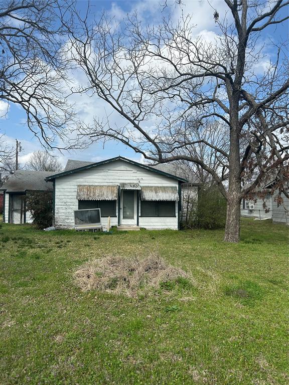 509 Allen Avenue Bonham, TX 75418 - Photo 4 of 9 back of home