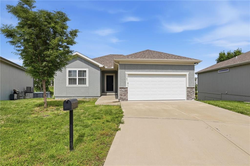 21709 North Ridge Peculiar, MO 64078 - Photo 1 of 60