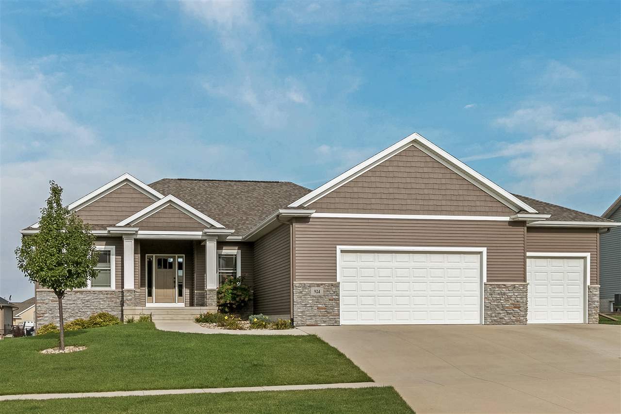 924 2nd Street, Fairfax, IA 52228
