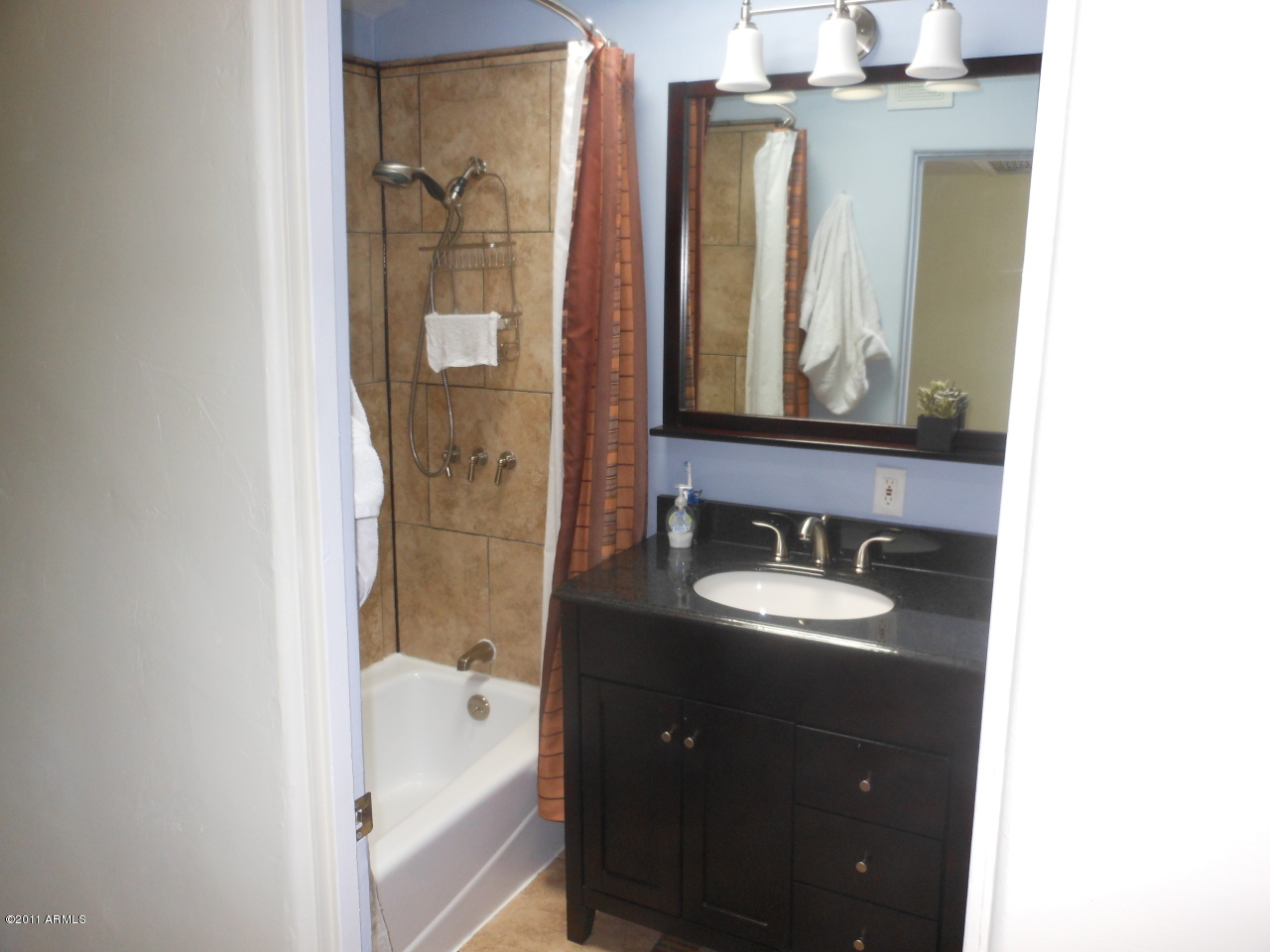 1611 West Roma Avenue Phoenix, AZ 85015 - Photo 9 of 24 centerbath