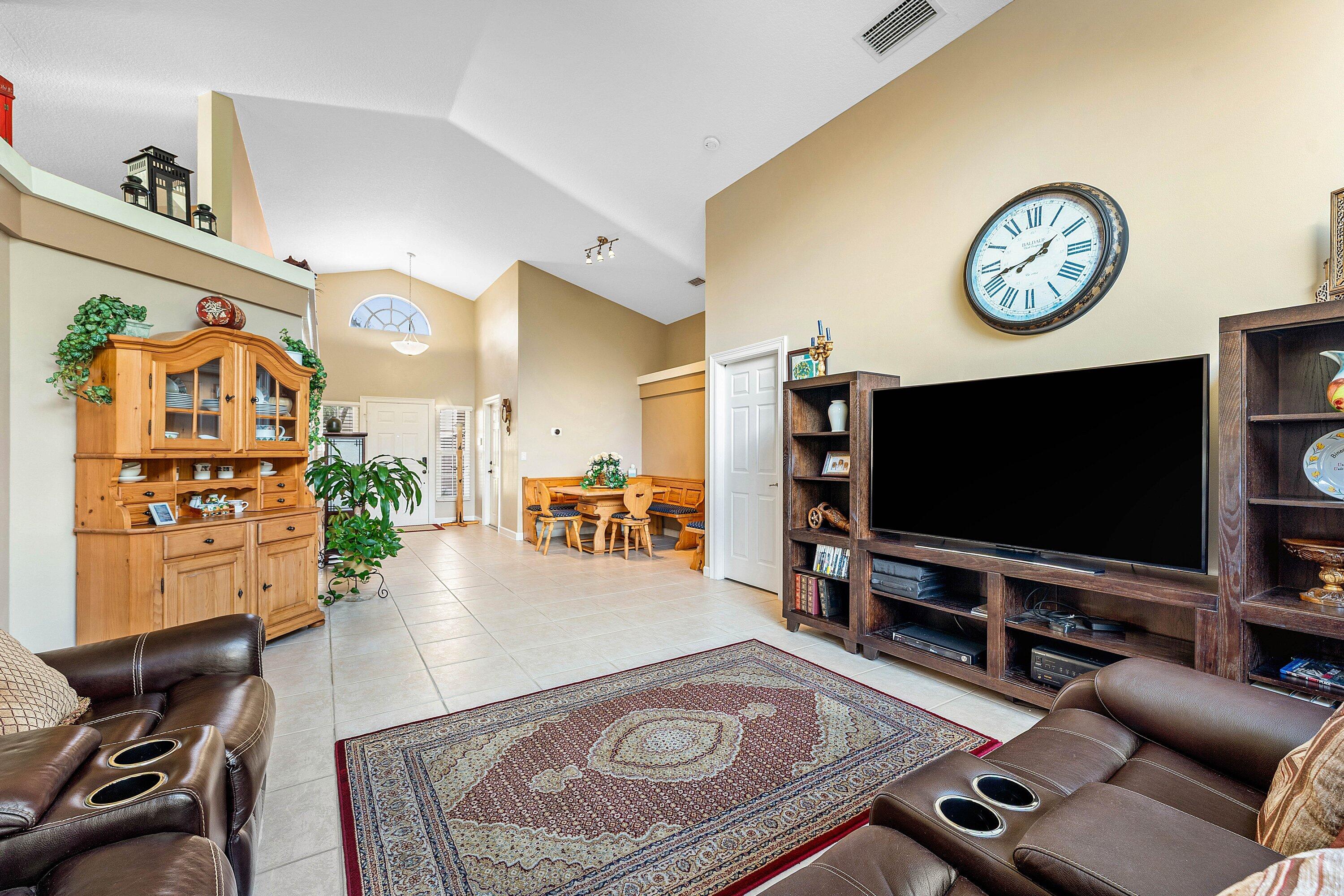 3766 Victoria Road West Palm Beach, FL 33411 - Photo 11 of 46 Living room