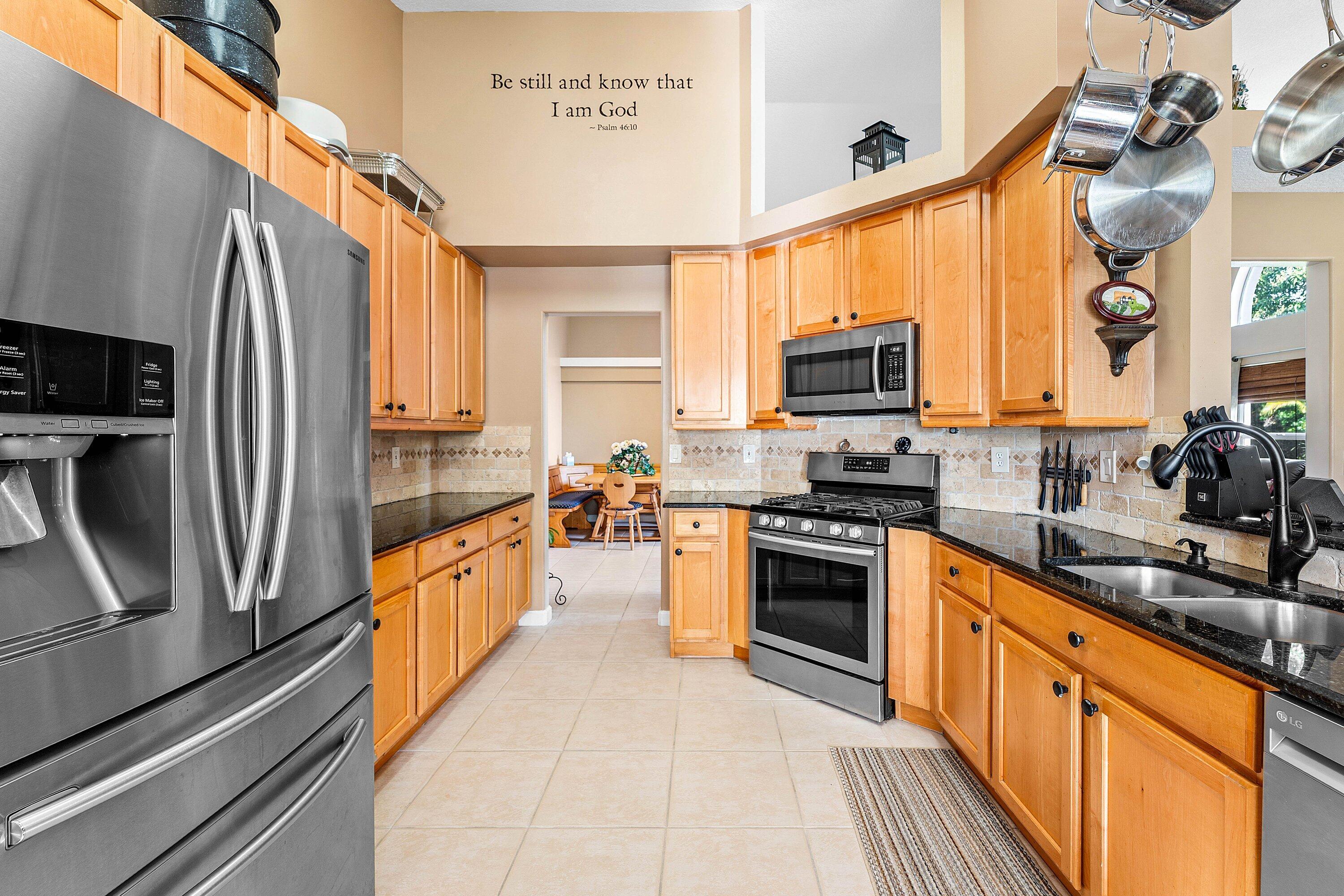 3766 Victoria Road West Palm Beach, FL 33411 - Photo 17 of 46 Kitchen