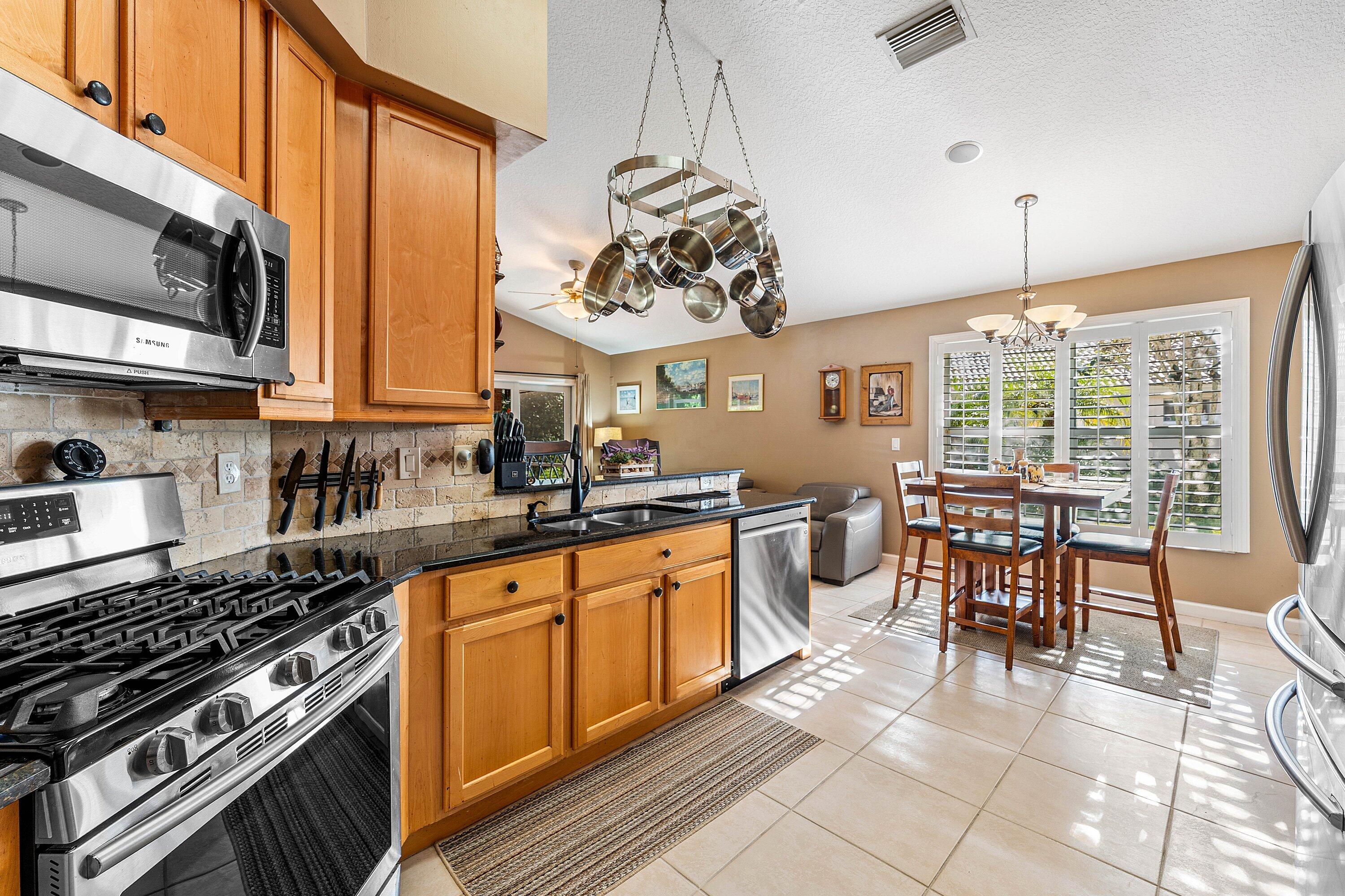 3766 Victoria Road West Palm Beach, FL 33411 - Photo 21 of 46 Kitchen