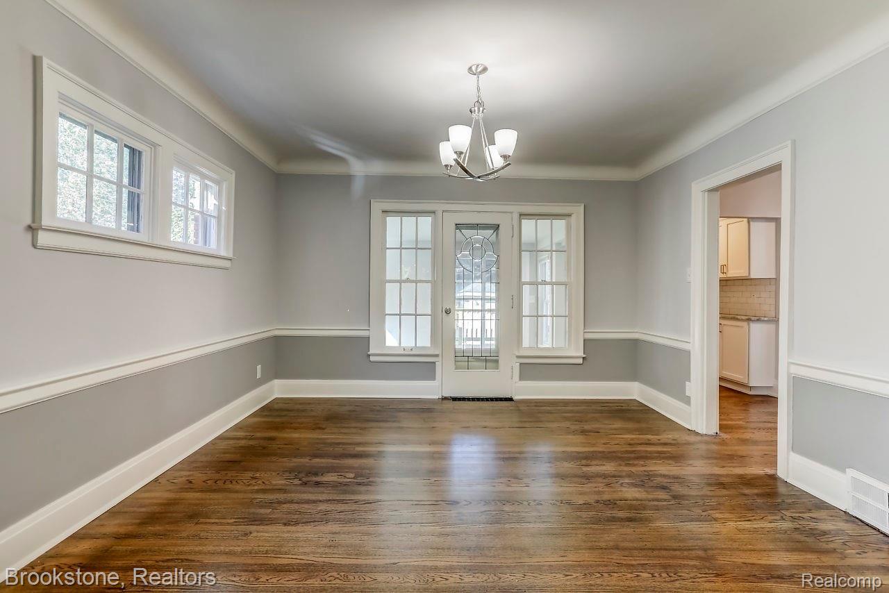 16515 Huntington Road Detroit, MI 48219 - Photo 6 of 14 16515 Huntington Road, Detroit, MI-11-SMALL.jpg
