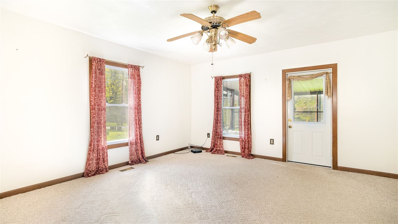 5715 Hubbards Branch Road Huntington, WV 25704 - Photo 11 of 31 Gallery Image 11