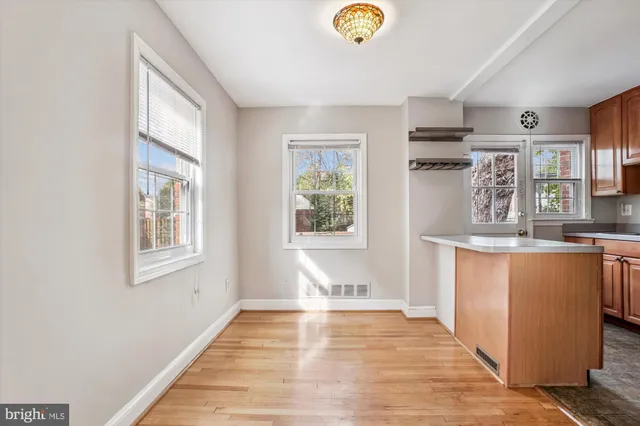 $3,500 | 14 East Myrtle Street, Alexandria, VA 22301